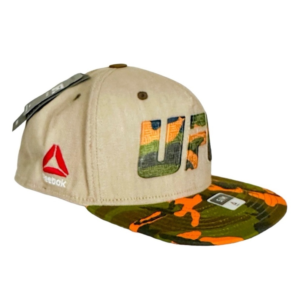 UFC X Reebok Camo Khaki Orange Flat Brim Flex SnapBack Hat RARE LE Deadstock S/M